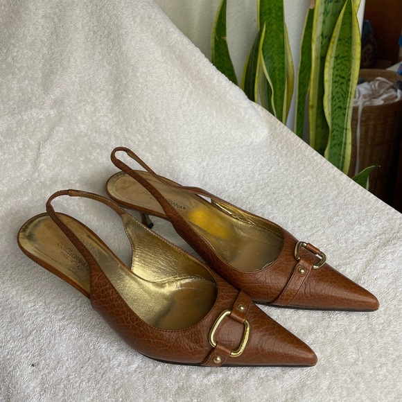 Dolce and Gabbana low slingback pumps - Picture 6 of 9